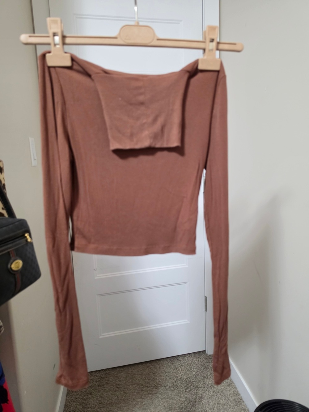 Sundays BEST Brown Off-Shoulder Cropped Long Sleeve Top XS